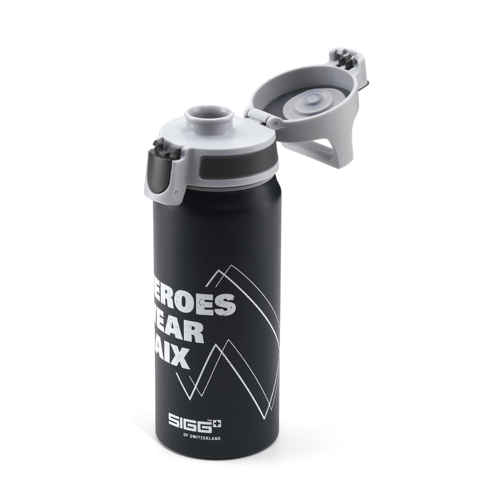 910711_haix_sigg_bottle_open_2_web01910