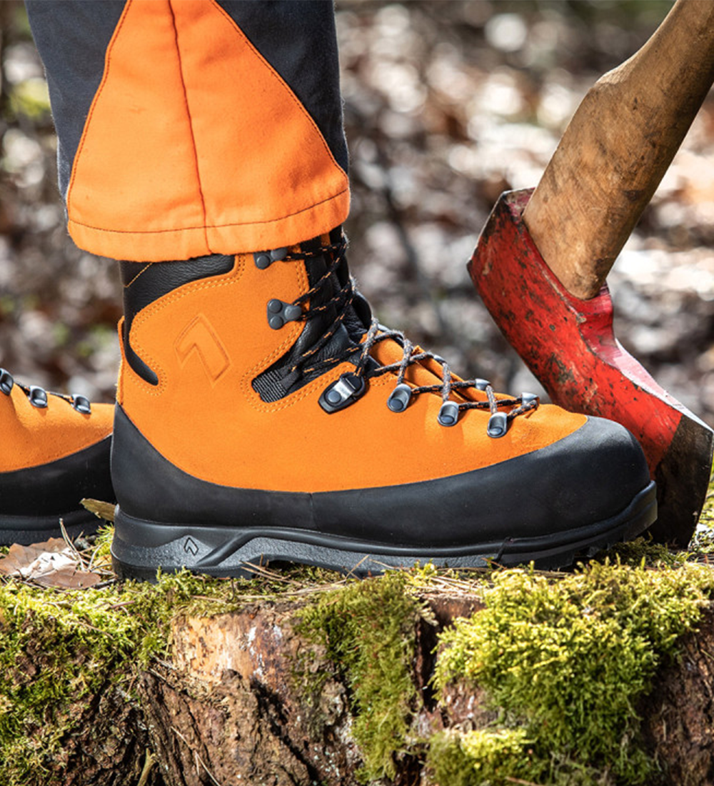 Protector-Forest-orange-V8-action