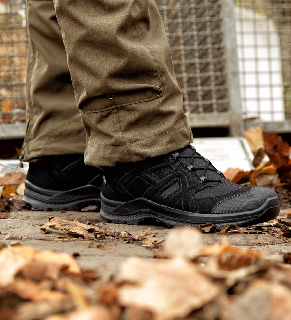 330007_Black Eagle Athletic 2.0 V GTX mid black 1000x1100