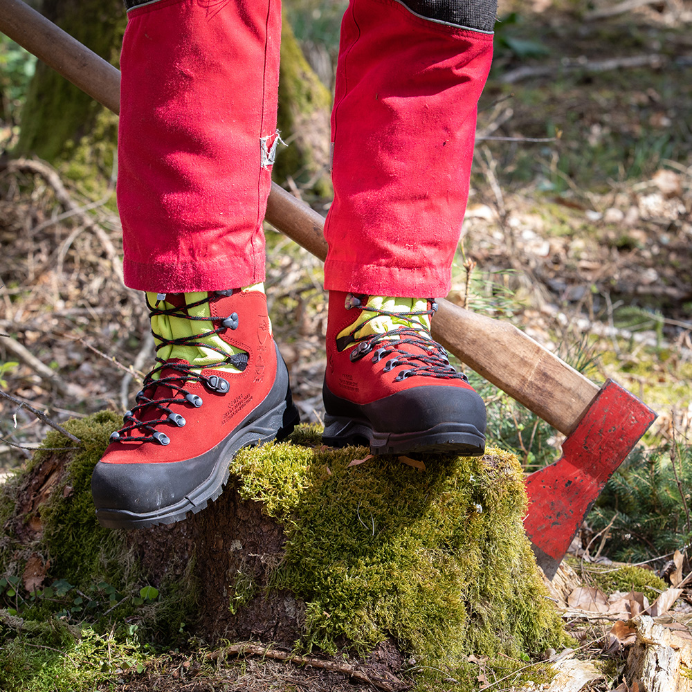 603115_protector_forest_2-1_red_yellow_act03_1000x1000_web01910