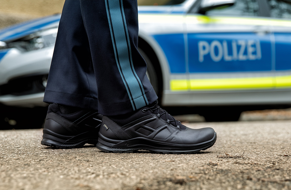 POLIZEI / MILITÄR