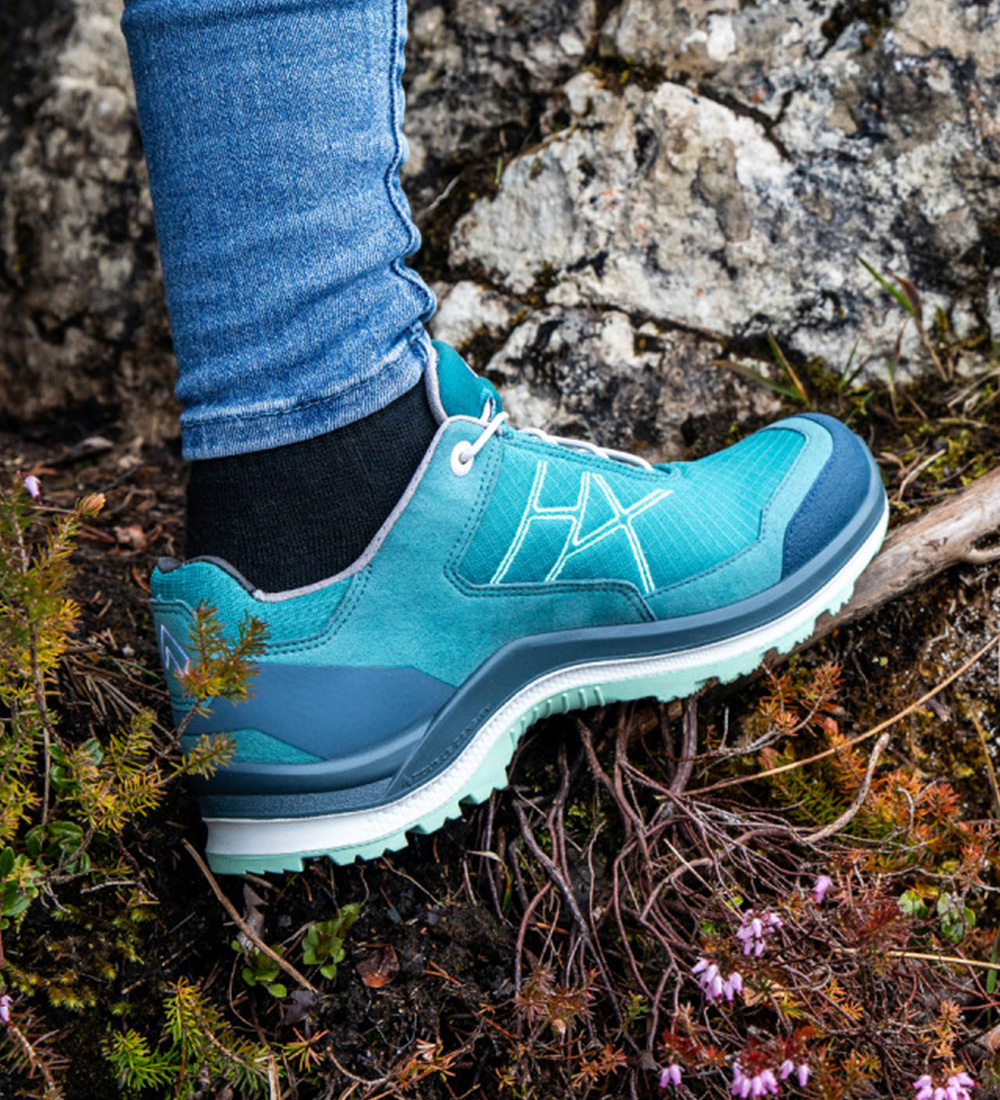 330147_be_adventure_3-0_gtx_low_ws-teal-mint_1000x1100