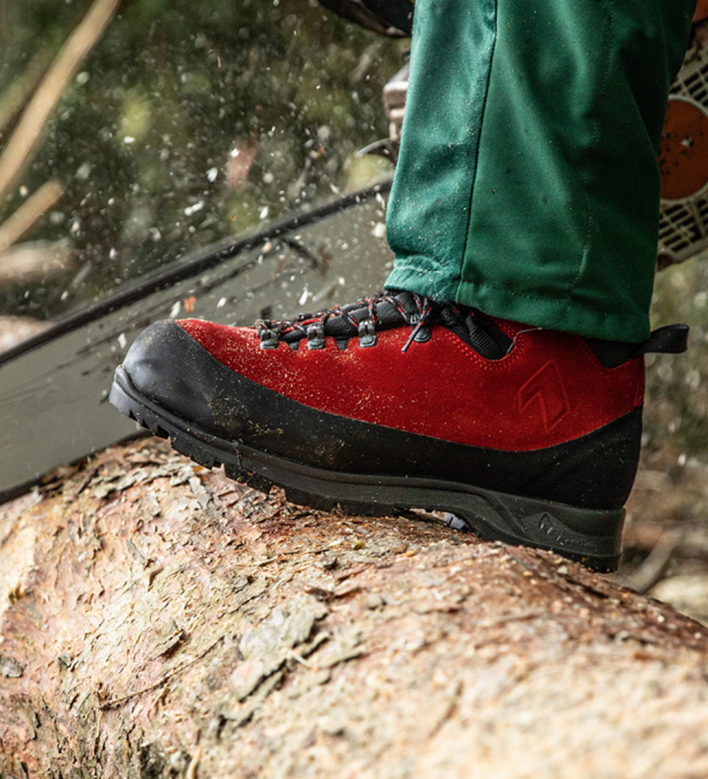 Protector-Forest-Mid-V8-action